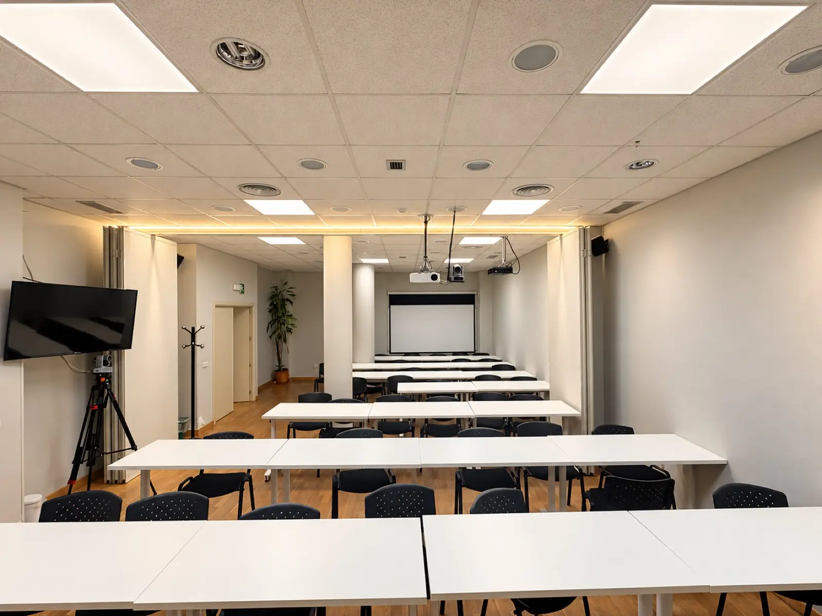Distribución flexible de mesas del aula